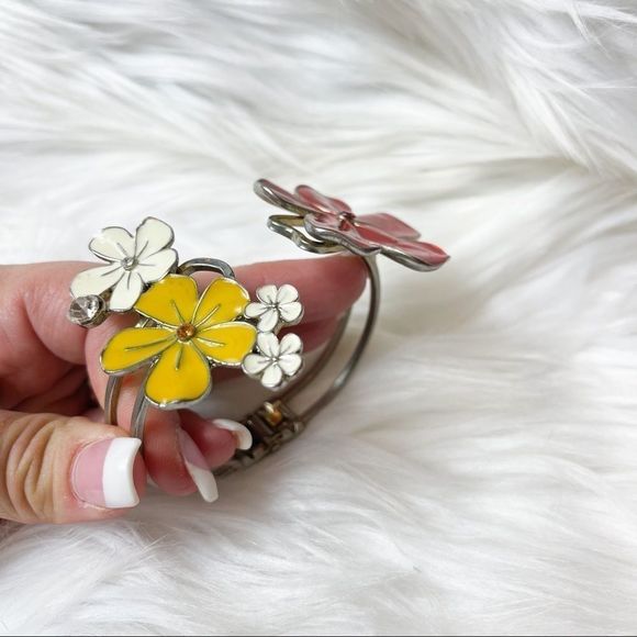 Beautiful Floral Cuff Bracelet 7” Enameled Flowers With Little Rhinestones - Picture 8 of 10